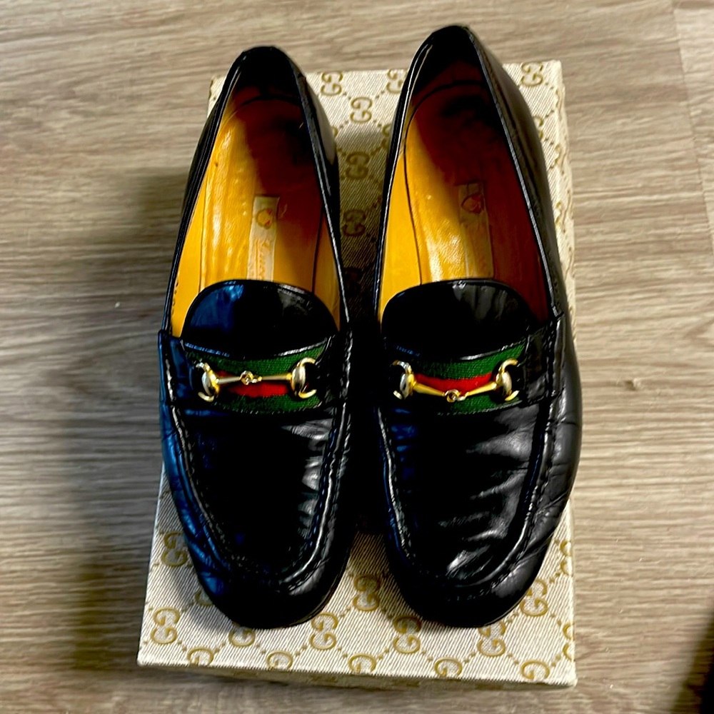 Gucci Black Leather Loafers with Green and Red Accents